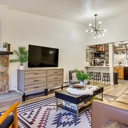 Ski-In Copper Mountain Condo With Community Perks!
